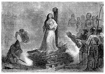 Eine Zeichnung von einer mittelalterlichen Szene, wo eine Frau auf dem Scheiterhaufen verbrannt werden soll.