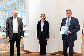 Stellten den Finanzbericht vor: Generalvikar Christoph Klingan (v.l.), Amtschefin Stephanie Herrmann und Finanzdirektor Markus Reif.