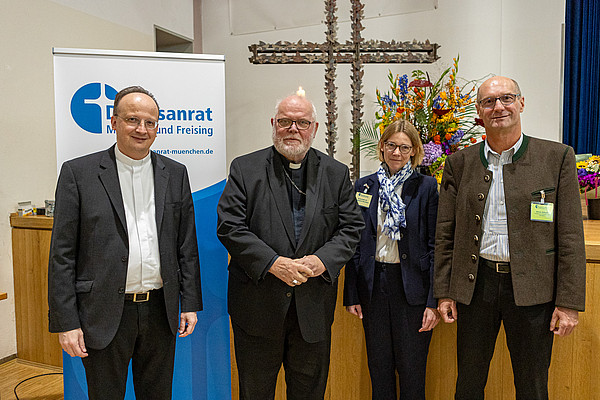 Von links: Generalvikar Klingan, Kardinal Marx, Amtschefin Herrmann und Diözesanratsvorsitzender Schalk